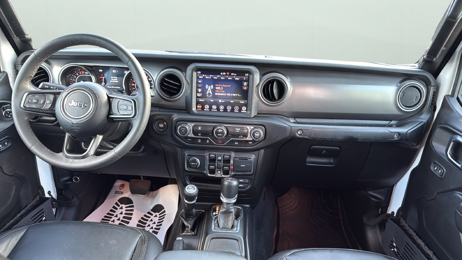 Used 2023 Jeep Gladiator Sport AWD/4WD image 19