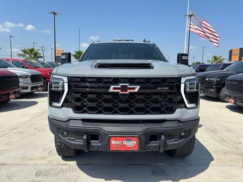 Used 2025 Chevrolet Silverado 2500 ZR2 w/ ZR2 Bison Edition AWD/4WD image 2