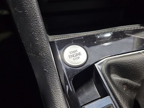 Certified 2023 Volkswagen Taos SE FWD image 20