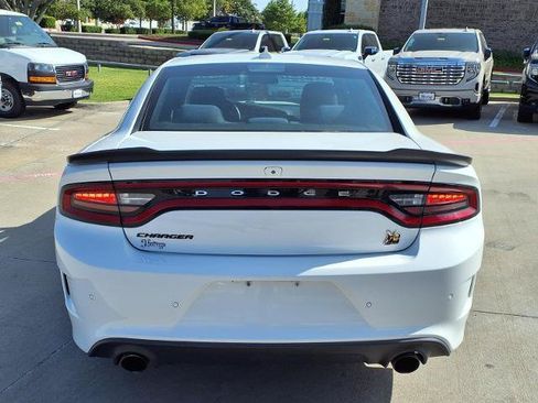 Used 2019 Dodge Charger Scat Pack w/ Navigation & Travel Group RWD image 23