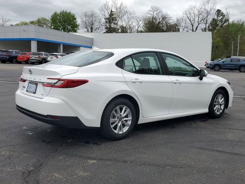 Used 2025 Toyota Camry LE FWD image 4