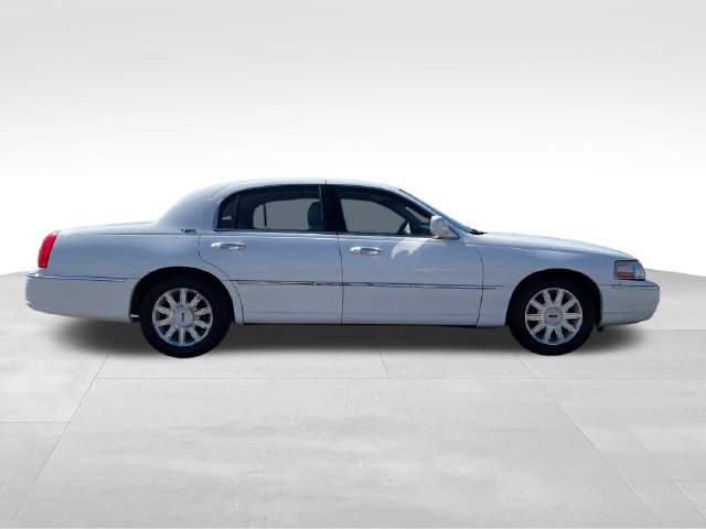 Used 2007 Lincoln Town Car Signature Limited RWD image 6