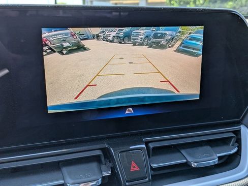 Used 2025 Chevrolet TrailBlazer LT AWD/4WD image 16