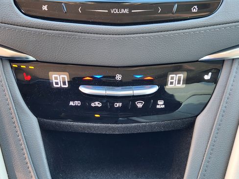 Used 2017 Cadillac XT5 Luxury w/ Driver Awareness Package image 22