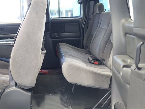 Used 2005 GMC Sierra 2500 SLE w/ Heavy-Duty Power Package AWD/4WD image 76