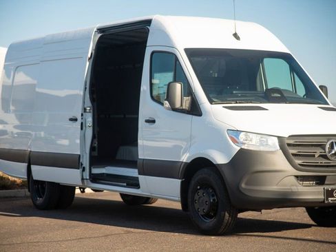 New 2025 Mercedes-Benz Sprinter 4500 image 8