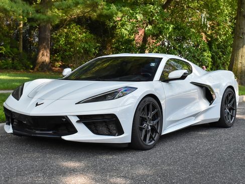 Used 2023 Chevrolet Corvette Stingray Preferred Cpe w/ 2LT RWD image 3