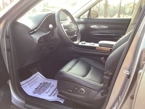 Used 2025 Genesis GV70 2.5T image 9