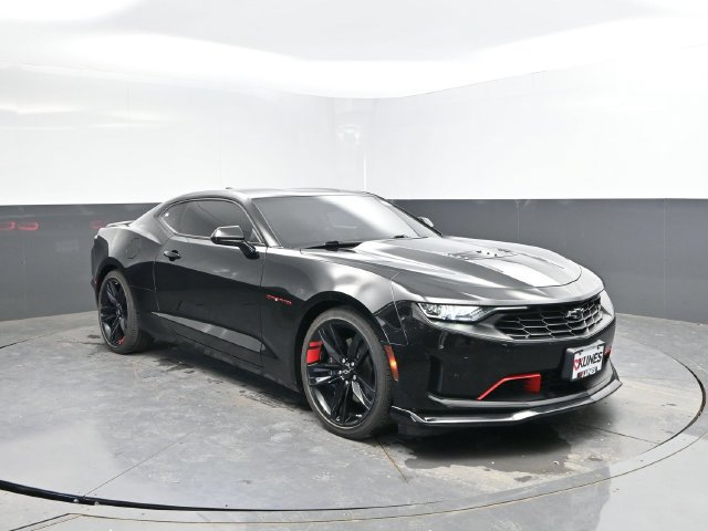 Used 2022 Chevrolet Camaro LT w/ Redline Edition RWD image 4