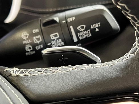 New 2025 Jeep Grand Cherokee Overland w/ Adv Protech Group III image 25