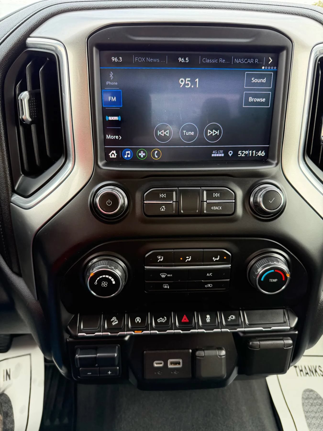 Used 2021 Chevrolet Silverado 1500 LT w/ Z71 Off-Road Package AWD/4WD image 8