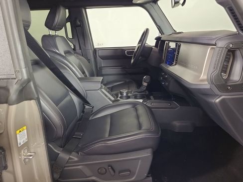 Used 2025 Ford Bronco Outer Banks image 19
