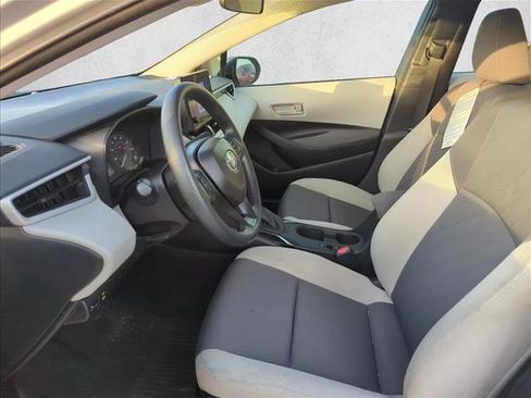 Used 2025 Toyota Corolla LE FWD image 9