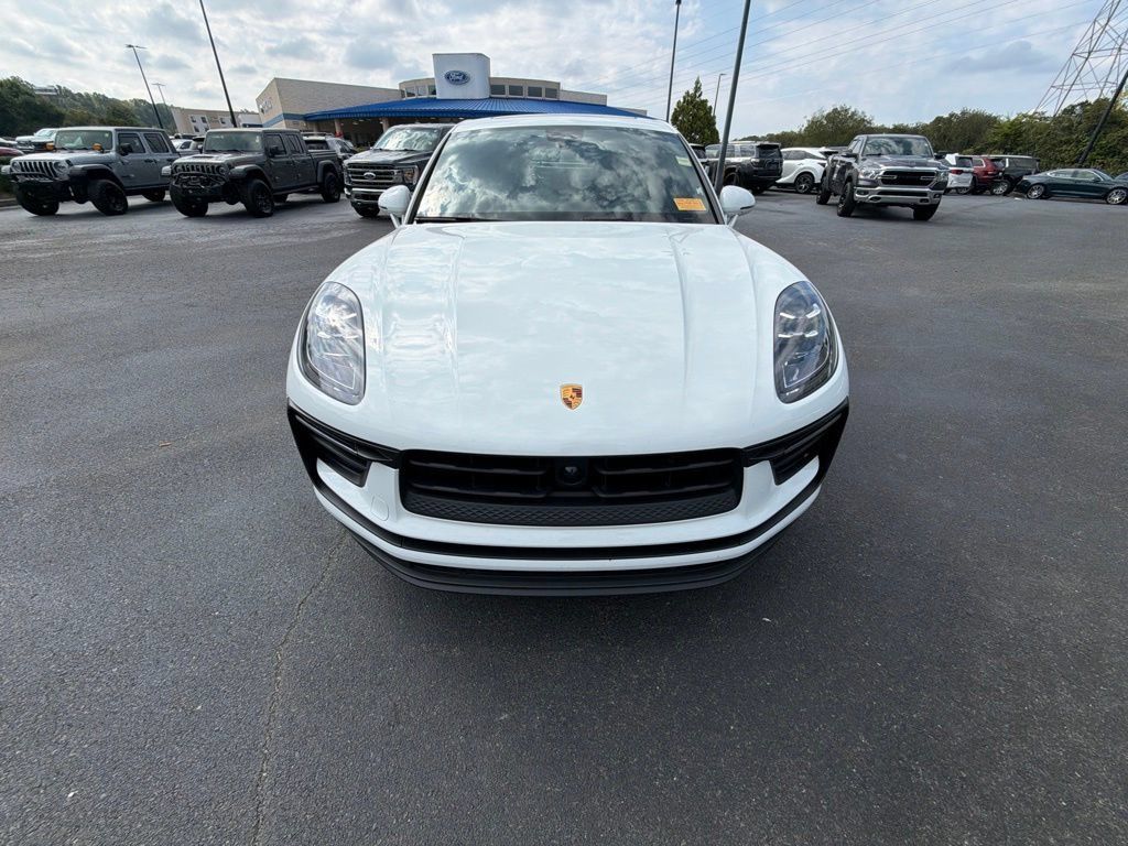 Used 2024 Porsche Macan AWD/4WD image 28