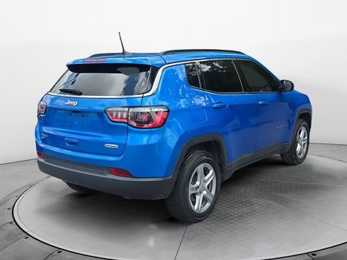 Used 2024 Jeep Compass Latitude w/ Sun and Sound Group AWD/4WD image 2