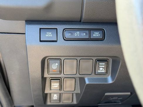Certified 2024 Nissan Frontier SV w/ SV Convenience Package RWD image 11
