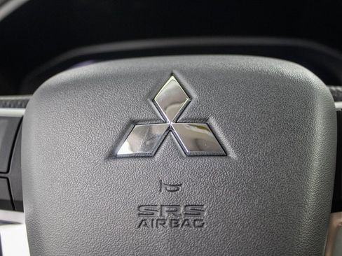 Used 2023 Mitsubishi Outlander SEL image 6