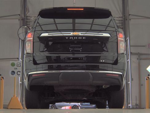 Used 2023 Chevrolet Tahoe LT w/ Luxury Package RWD image 8