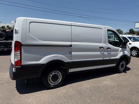 Used 2022 Ford Transit 250 Low Roof RWD image 10