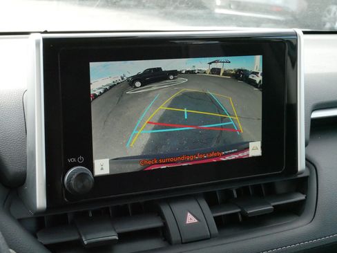 Certified 2025 Toyota RAV4 XLE AWD/4WD image 30