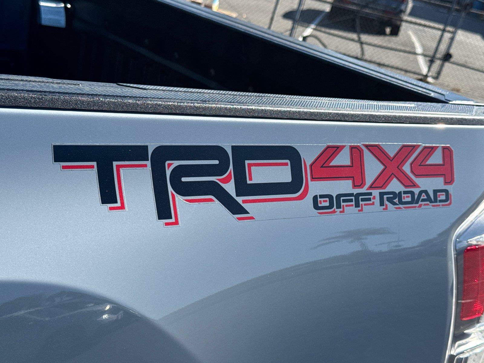 Used 2020 Toyota Tacoma TRD Off-Road w/ Technology Package AWD/4WD image 10