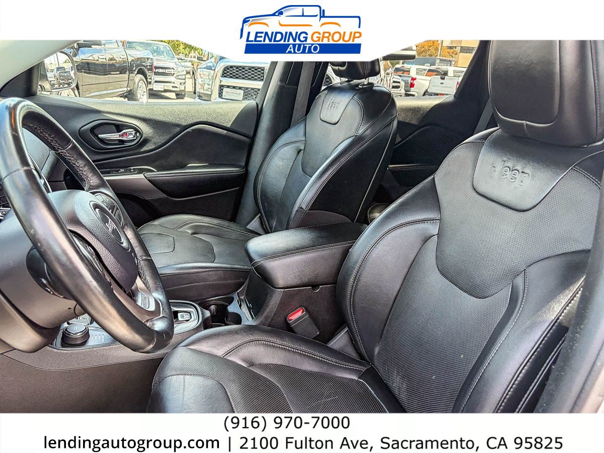 Used 2019 Jeep Cherokee Limited AWD/4WD image 16