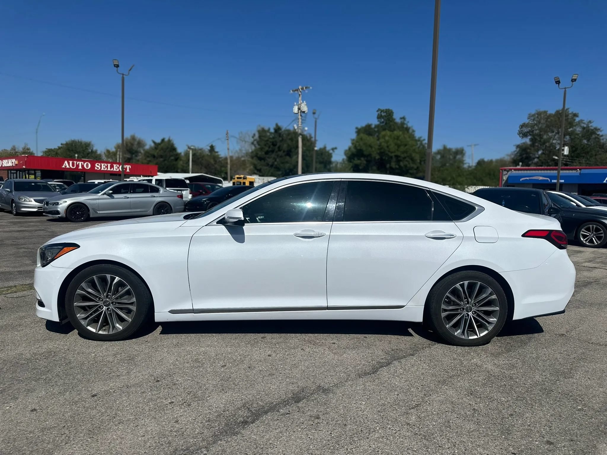 Used 2015 Hyundai Genesis 3.8 w/ Option Group 03 RWD image 9
