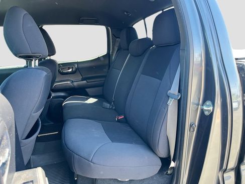 Used 2020 Toyota Tacoma TRD Off-Road AWD/4WD image 22