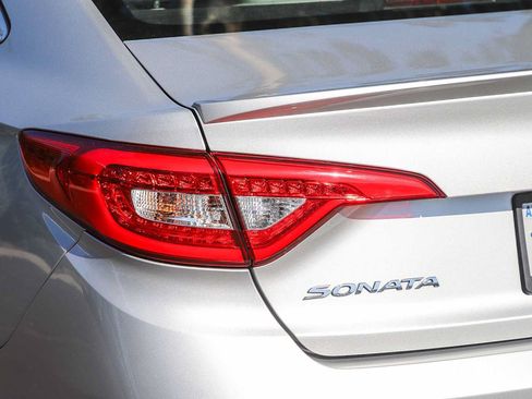 Used 2015 Hyundai Sonata Limited FWD image 10