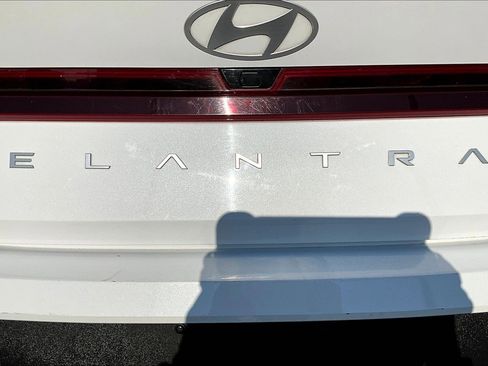 Used 2024 Hyundai Elantra SEL FWD image 24