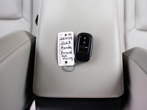 Used 2023 Honda Accord Touring image 32