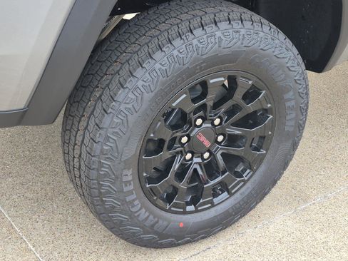 New 2026 GMC Canyon Elevation w/ Convenience Package image 5