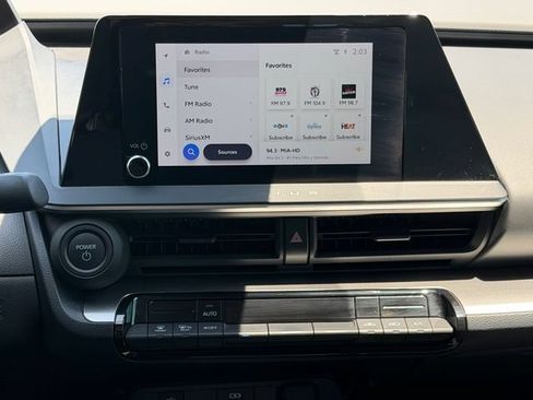 Used 2025 Toyota Prius LE FWD image 16