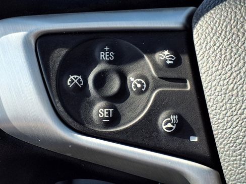 Used 2024 GMC Terrain SLT AWD/4WD image 25
