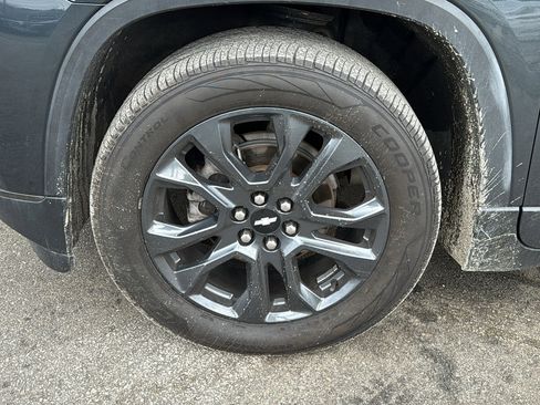 Used 2021 Chevrolet Traverse RS image 11