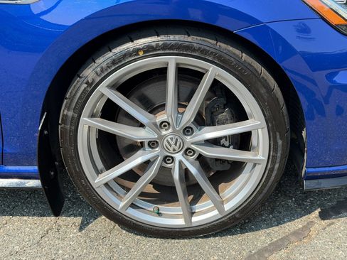 Used 2019 Volkswagen Golf R 4-Door AWD/4WD image 9