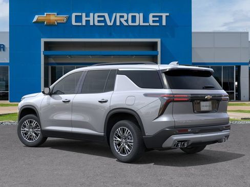 New 2026 Chevrolet Traverse LT w/ Driver Confidence Package FWD image 3