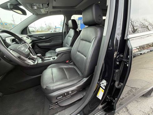 Used 2018 GMC Acadia SLT w/ LPO, Black Accent Package image 21