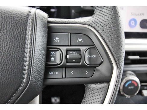 Used 2025 Toyota Tacoma TRD Sport AWD/4WD image 16