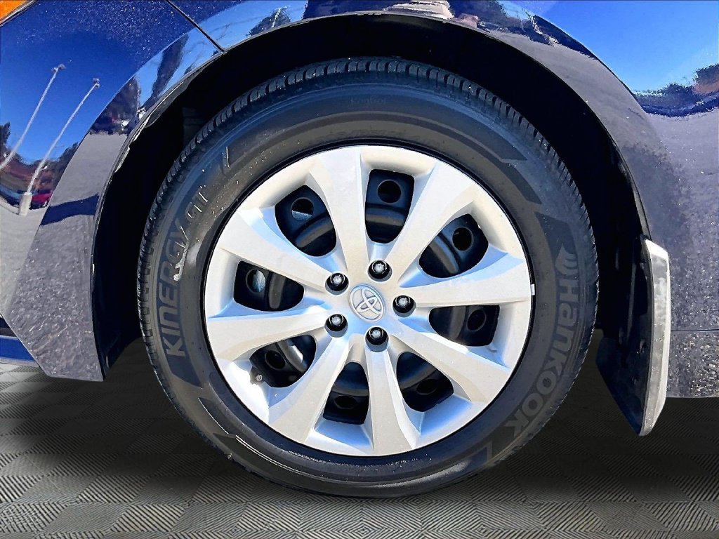 Used 2026 Toyota Corolla LE FWD image 7