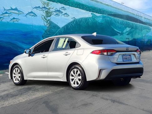 Used 2025 Toyota Corolla LE FWD image 2