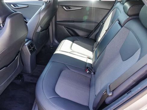 Certified 2023 Kia Niro EX FWD image 17