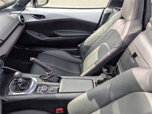Used 2017 MAZDA MX-5 Miata RF Grand Touring image 21