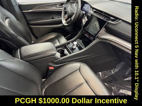 Used 2025 Jeep Grand Cherokee L Limited image 5