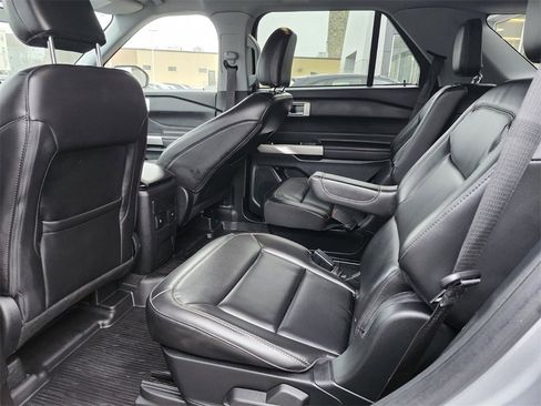 Used 2023 Ford Explorer XLT w/ Equipment Group 202A image 16