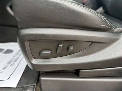 Used 2018 GMC Yukon XL SLT w/ Open Road Package image 23