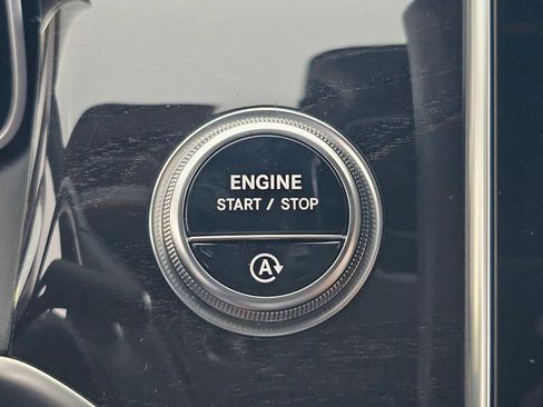 Certified 2025 Mercedes-Benz GLC 300 image 30