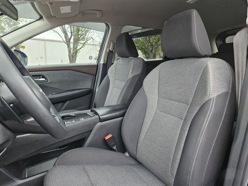 Used 2023 Nissan Rogue SV image 15