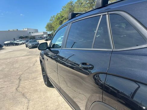Certified 2023 Volkswagen Atlas Cross Sport SEL R-Line AWD/4WD image 30