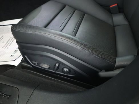 Used 2023 Porsche Panamera 4 Platinum Edition image 10